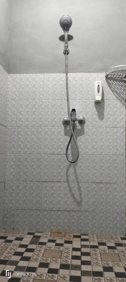 Tara Hostel Batununggul Eksteriør billede