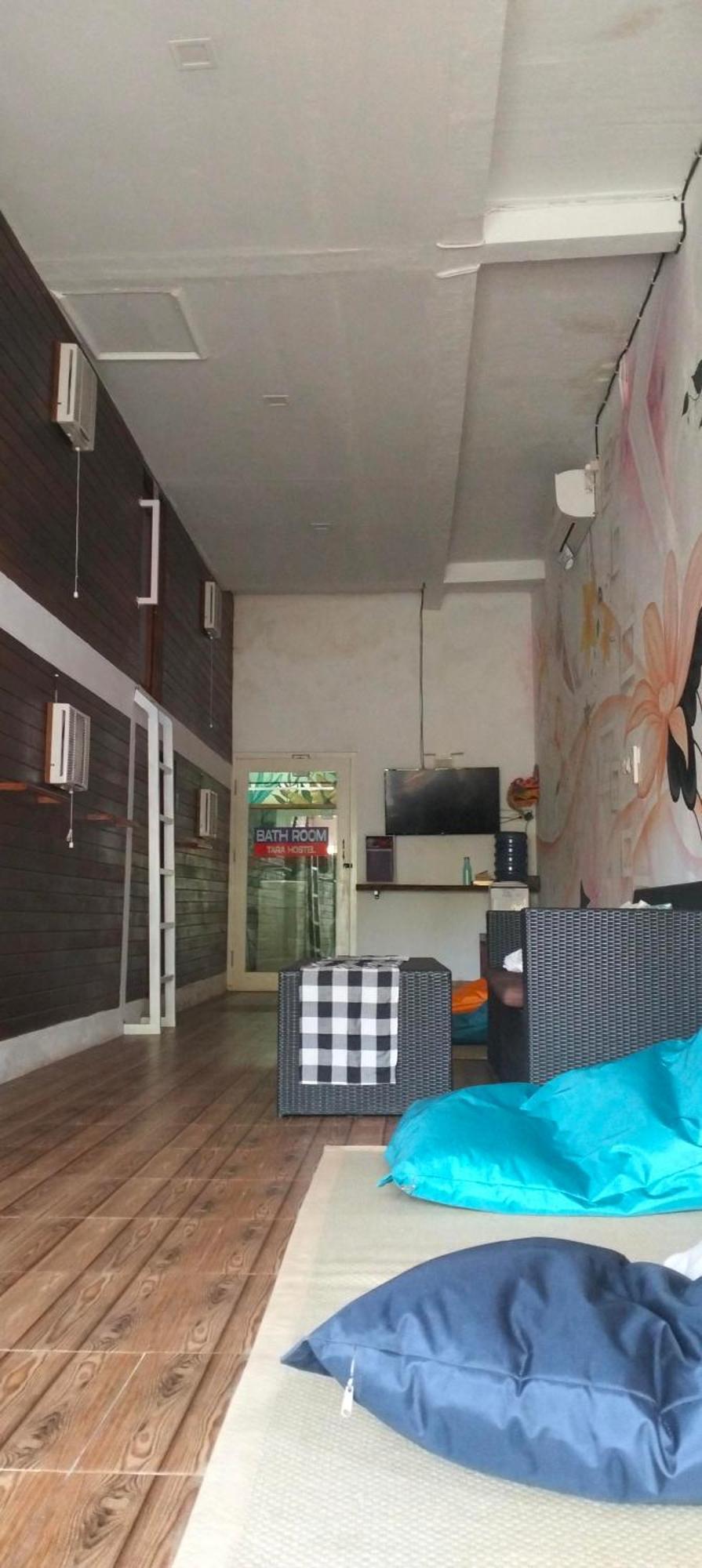 Tara Hostel Batununggul Værelse billede